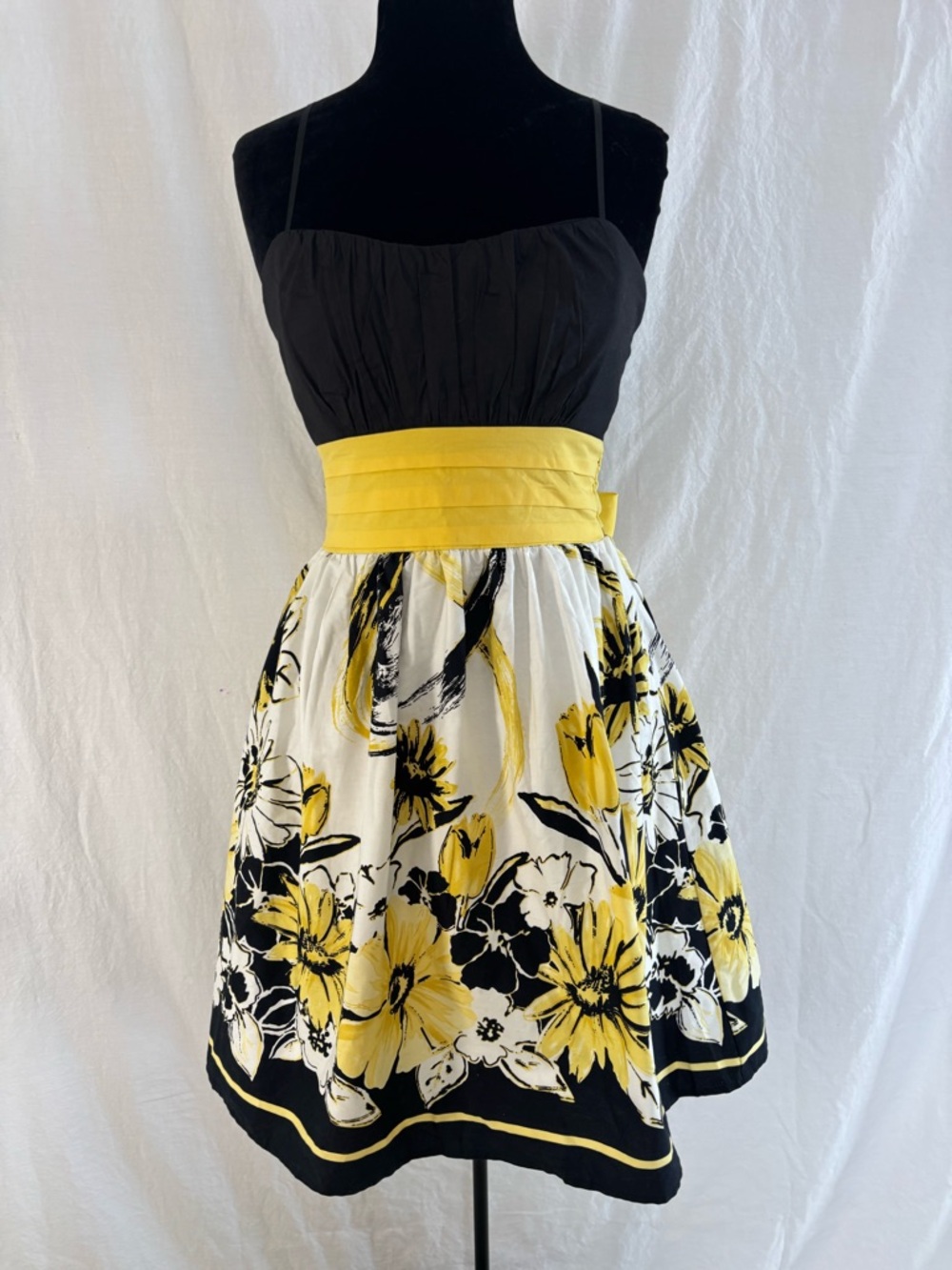 Floral Fit & Flare Dress  Med Yellow Black  Coquette Cottagecore Picnic Summer